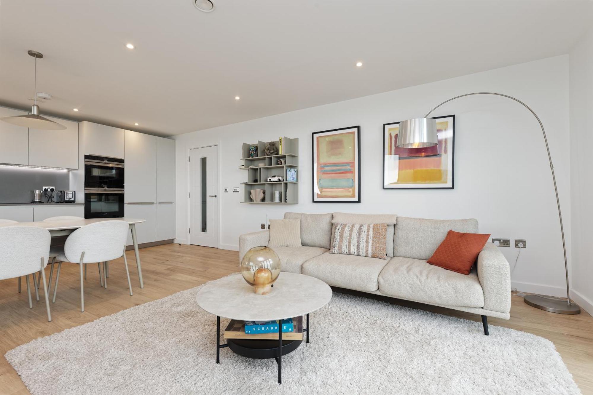 Apartment Gorgeous 2 Bed With Stunning Sea Views With Free Parking And Fast Internet
